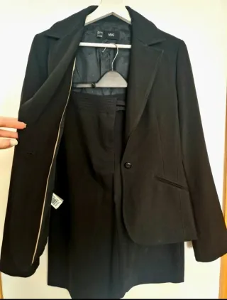 Conjunto Mango Americana y Falda Negro