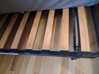 Sofá cama 1.40 con funda gris de La redoute.