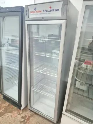 Nevera expositora Acqua Panna S.Pellegrino