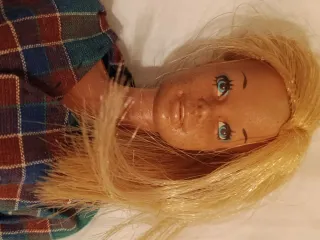 Barbie vintage con vestito a quadri