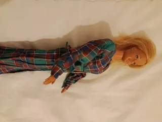 Barbie vintage con vestito a quadri