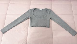 Top crop grigio Zara manica lunga