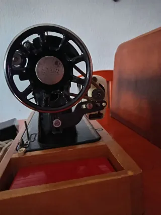 Máquina de coser Singer antigua