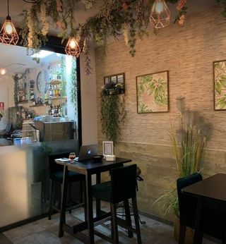 Local comercial en alquiler en Palos de Moguer en Madrid