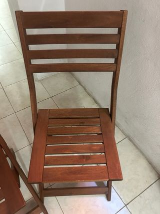 2 Sillas de Madera Plegables