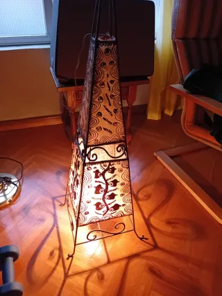 Lámpara de pie metal