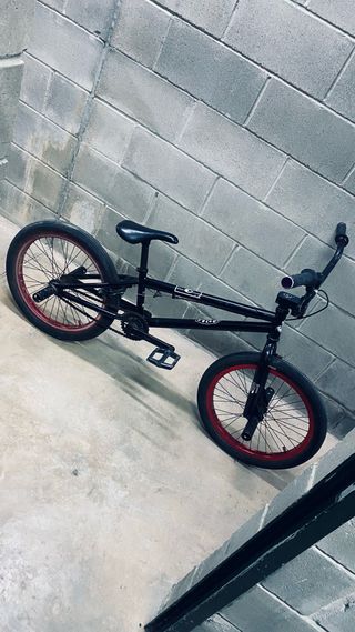 Bicicleta BMX Monty Negra