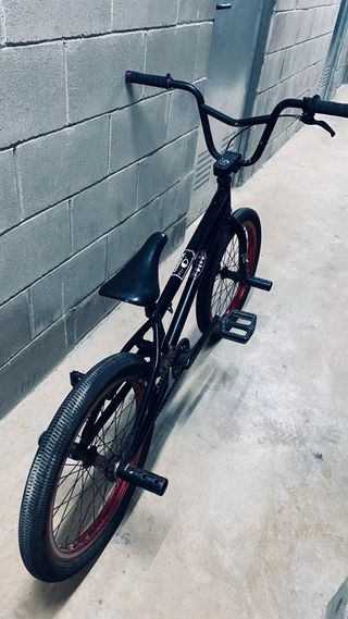 Bicicleta BMX Monty Negra