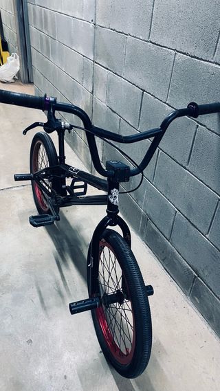 Bicicleta BMX Monty Negra