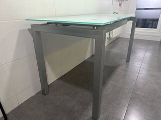 Mesa de cocina cristal y metal gris
