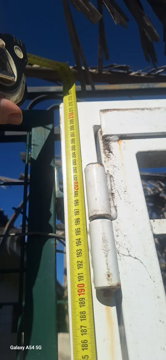 2 Puertas Hierro con el Marco.le falta la cerradur