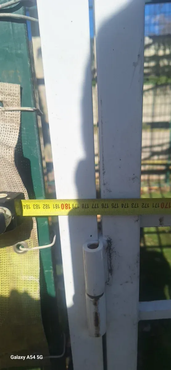 2 Puertas Hierro con el Marco.le falta la cerradur