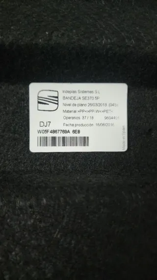 Bandeja maletero Seat León 5F equipo música