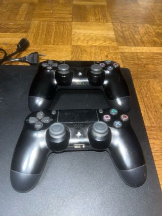 PS4 Slim 1TB + 2 Mandos + FC 24