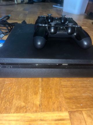 PS4 Slim 1TB + 2 Mandos + FC 24