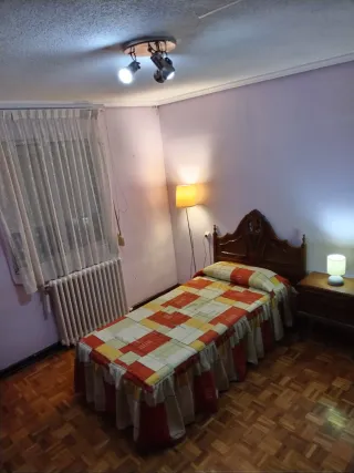 Bonita habitación, exterior, soleada, Bien situada