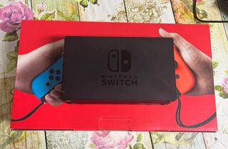 Nintendo Switch con caja y accesorios