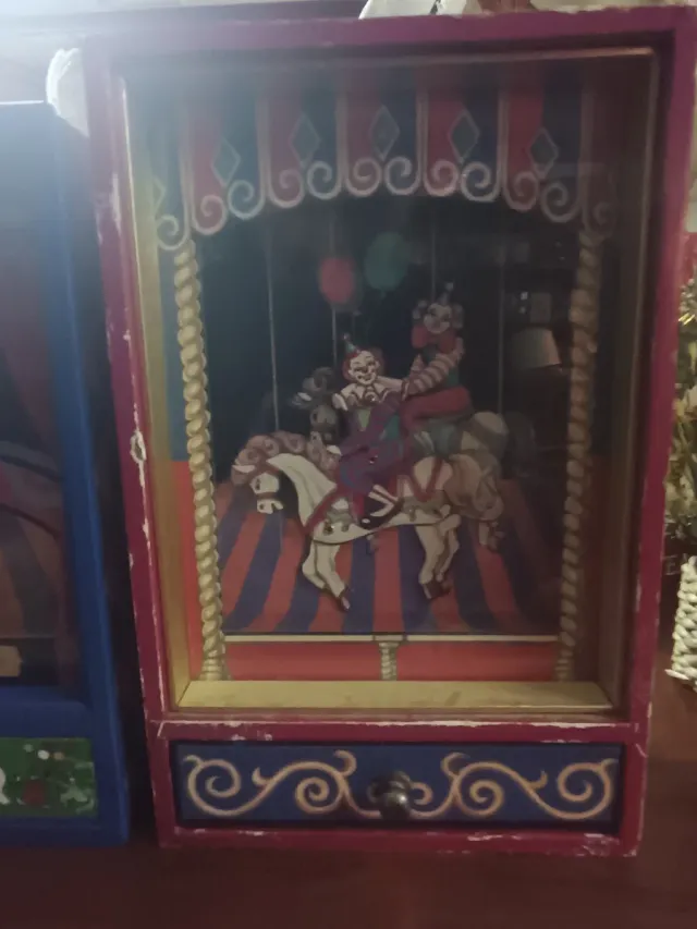 Caixa de música antiga