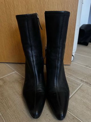Botines negros de Uterqüe