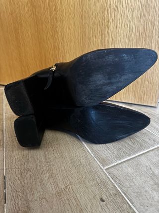 Botines negros de Uterqüe