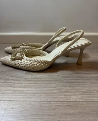 Sandalias Zara Beige con Pedrería