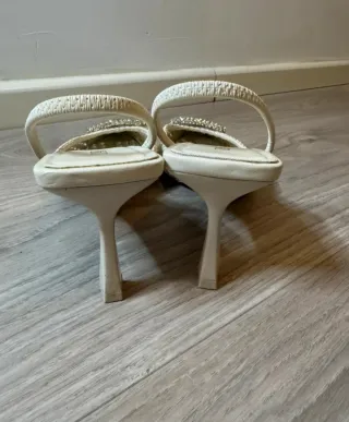 Sandalias Zara Beige con Pedrería