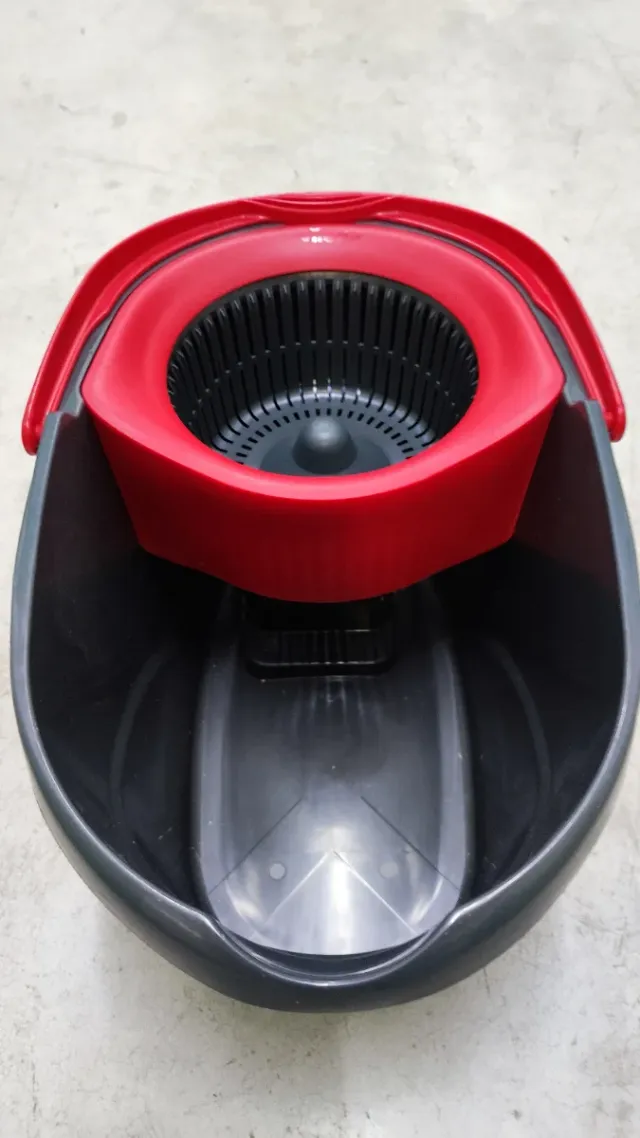 Cubo escurridor para fregona