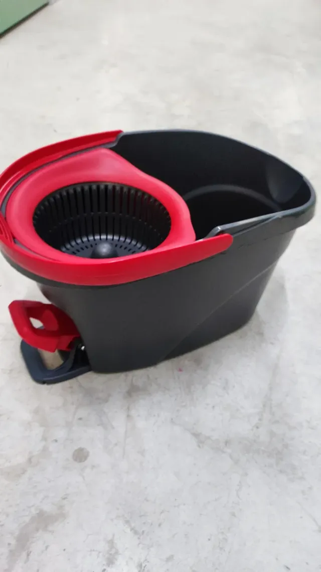 Cubo escurridor para fregona