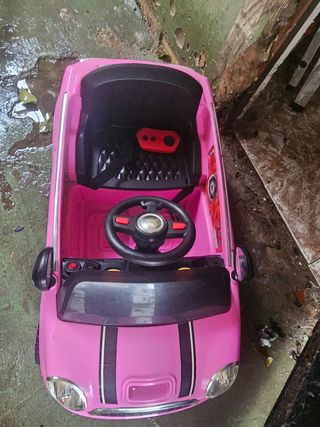 Se vende coche niña