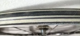 Rodillo y rueda para bicicleta