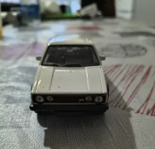 2 Coches de colección Volkswagen Golf