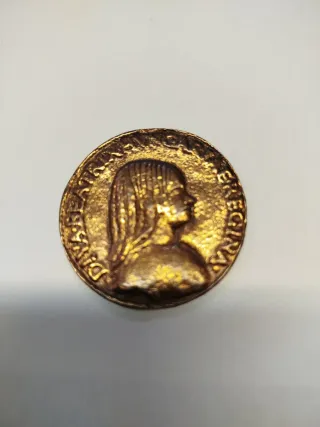 Copia moneda Beatriz de Hungría