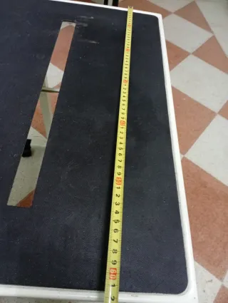 Mesa auxiliar con ruedas