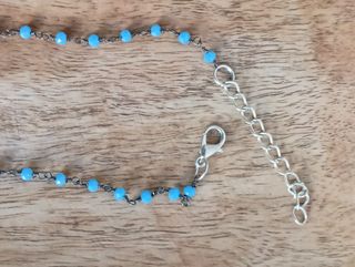 Gargantilla azul turquesa con cuentas facetadas