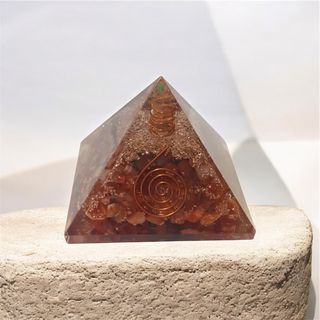 Pirámide Orgonita Carneola - 7 cm x 7 cm