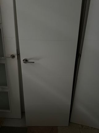 Puerta interior maciza lacada blanca 72,5