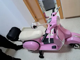 Moto Vespa Eléctrica Rosa