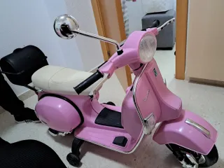 Moto Vespa Eléctrica Rosa