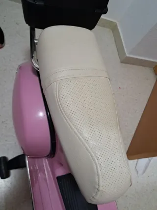 Moto Vespa Eléctrica Rosa