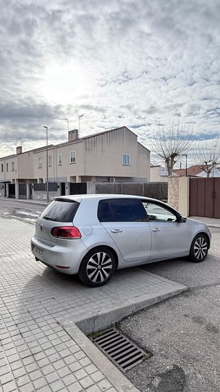 Volkswagen Golf 2.0 - 2009