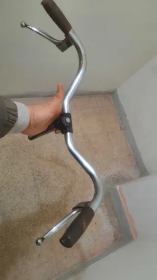 Manubrio bici cromato con manopole