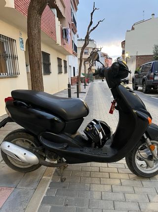 Yamaha Neo's Scooter Negra