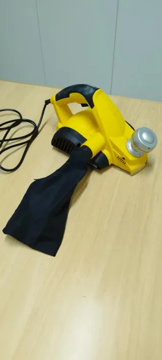 Cepillo Eléctrico Falcon 1020w