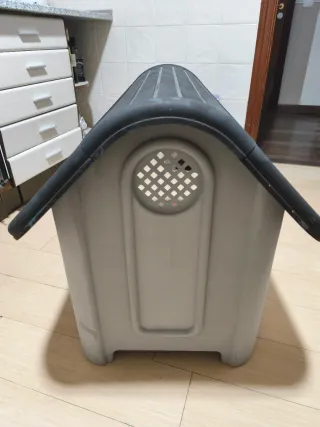 Caseta para perro de plástico