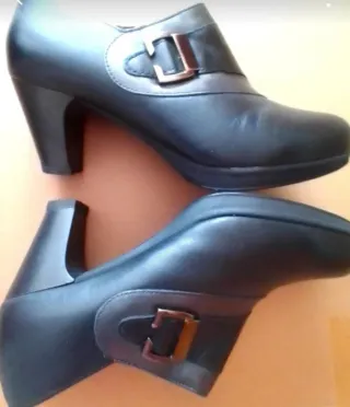 Botines tacón negros Made in Spain T.36