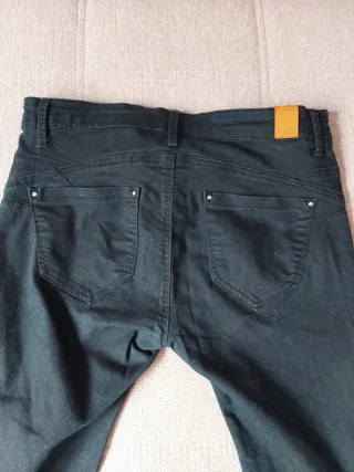 Lote 3 Pantalones y 1 Falda Stradivarius T.38