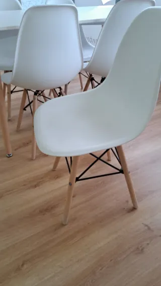 Sillas Nórdicas Blancas (Set de 12)