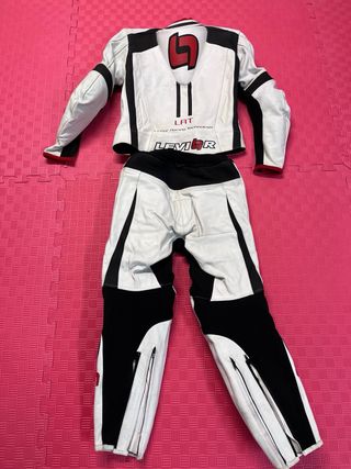 Mono de moto cuero Levion