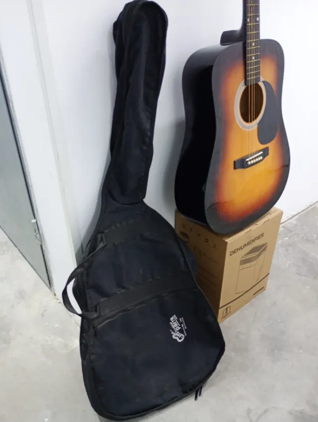 Guitarra acústica Squier (Fender)