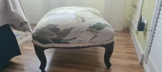 Butaca descalzadora tapizada